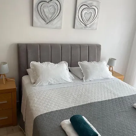 Relax Salena 公寓 斯拉汀